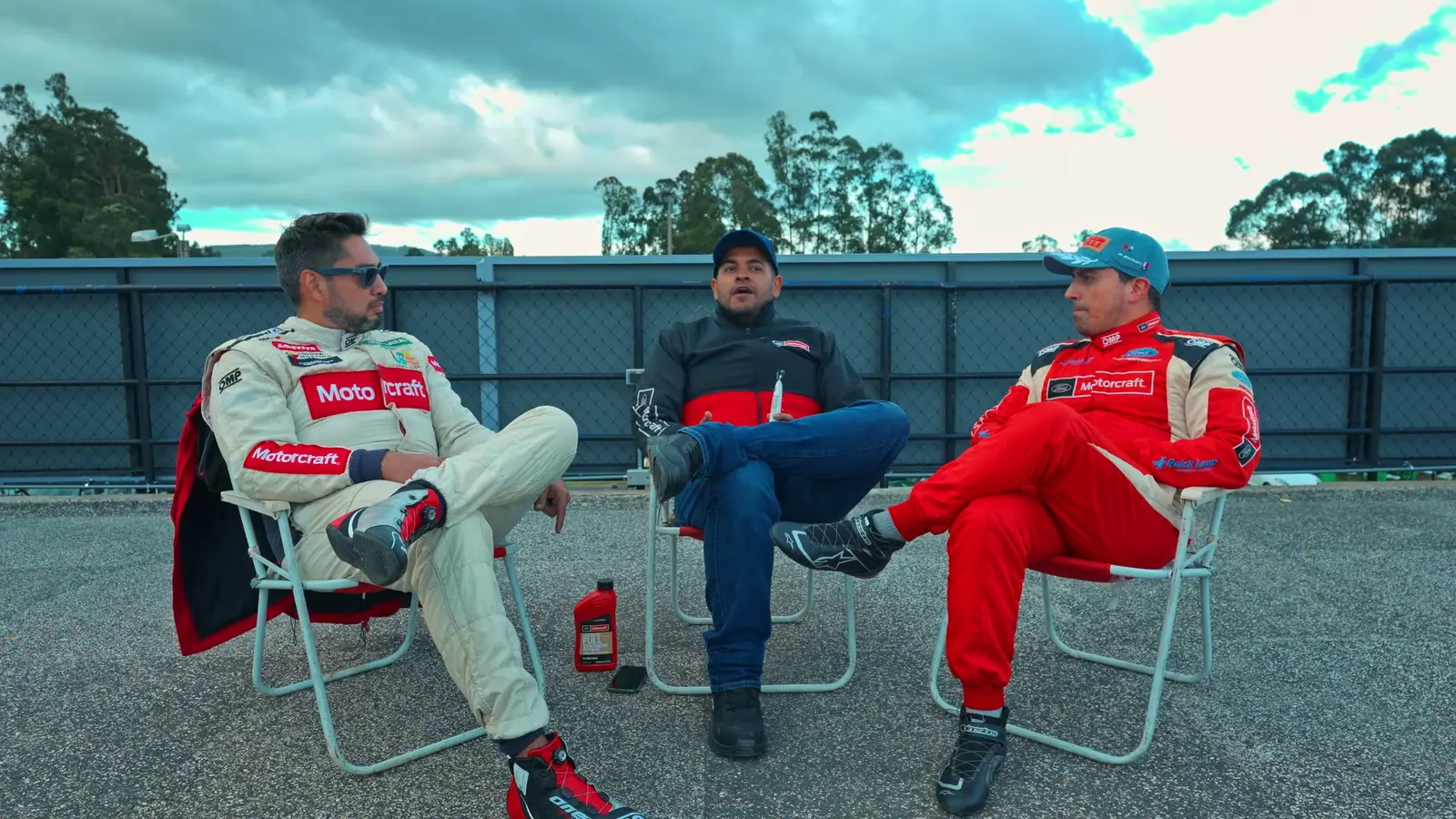 Entrevista a pilotos de Motorcraft en el autódromo